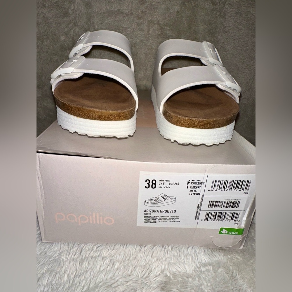 Birkenstock White Papillio Arizona sandals. Size 38/Size 7 - Comes with box